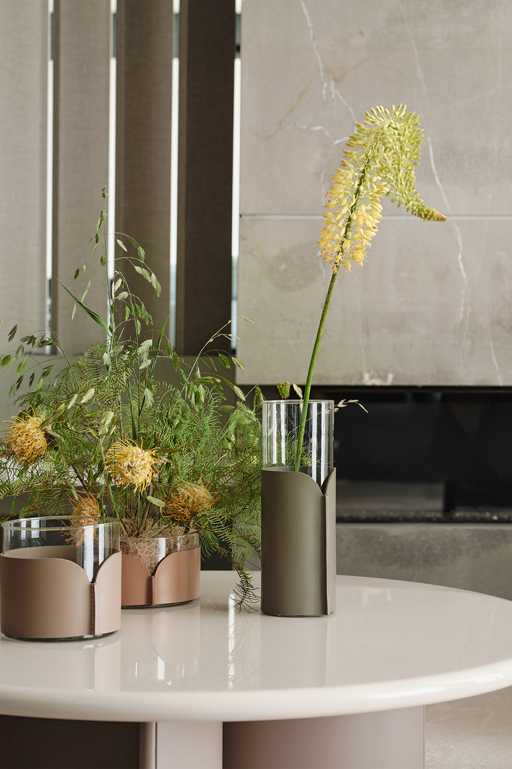 Bow vases - Image 2